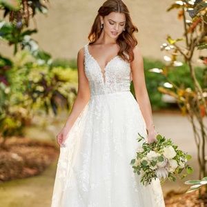 Relaxed A-Line Wedding Dress with Lace - Essence of Australia